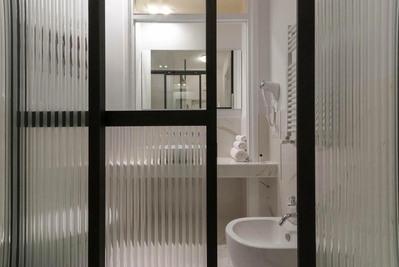 Bea Suites Luxury Rooms روما الغرفة الصورة